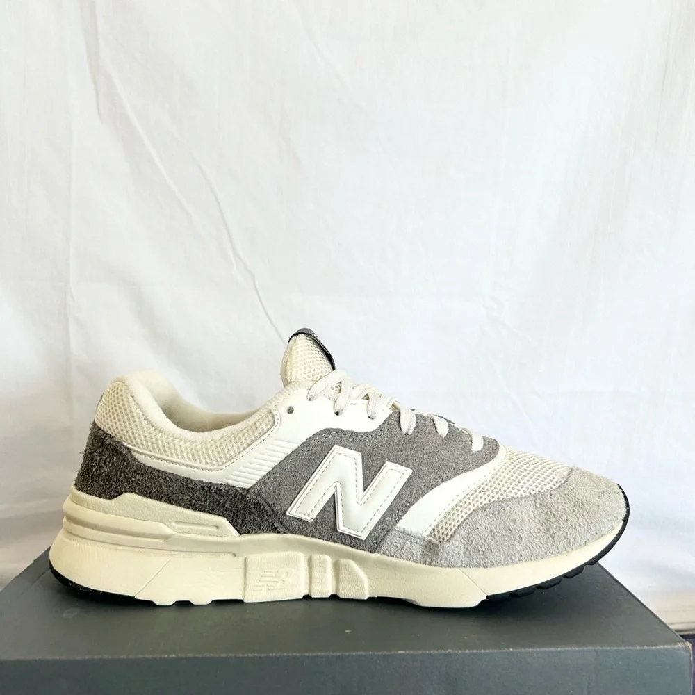 New Balance 997H Light Aluminum Team Away Grey size 10 CM997HRK 2023 PRE-OWNED - Picture 3 of 9